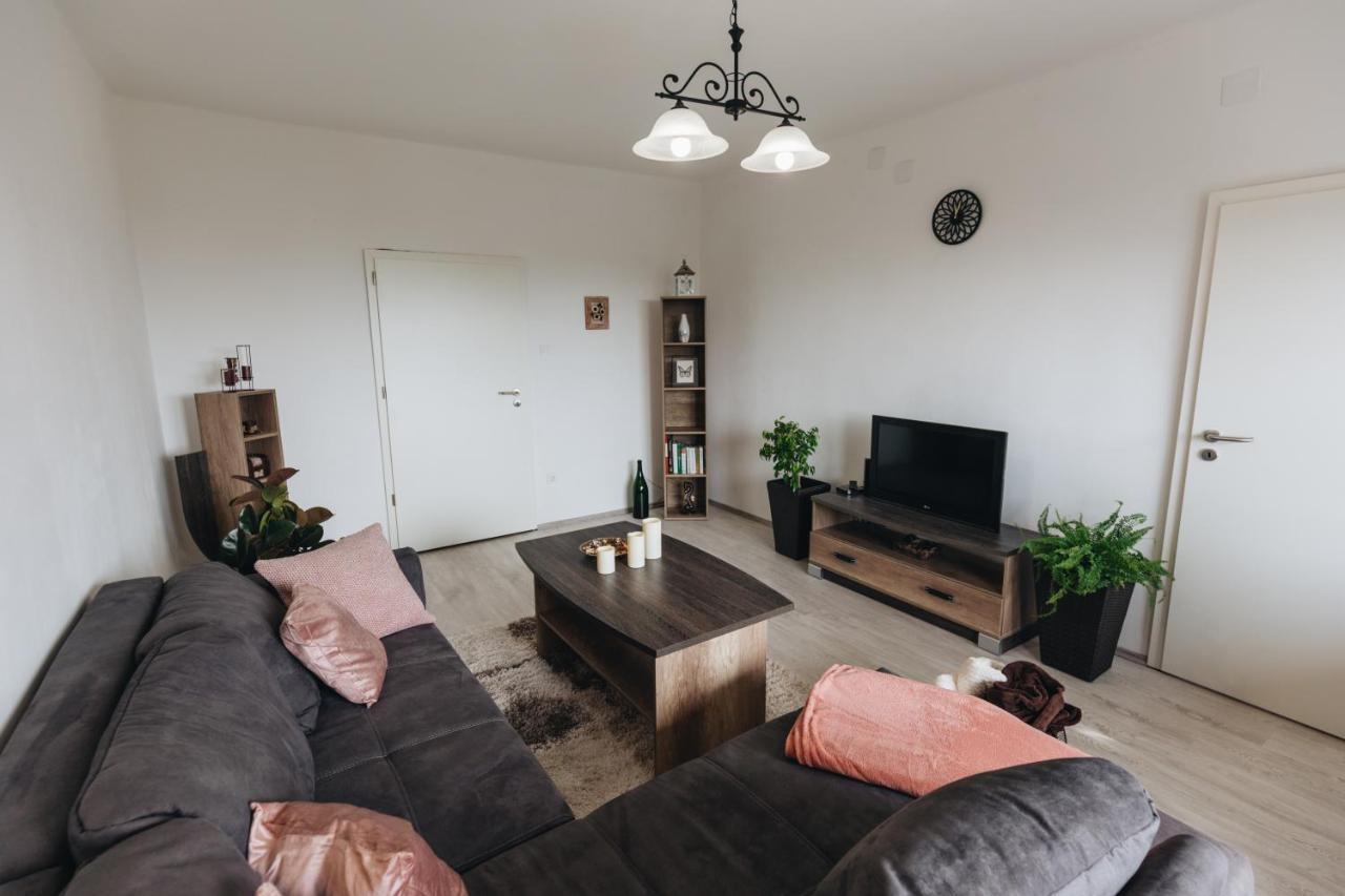 Magas-Lak Apartman إغير المظهر الخارجي الصورة